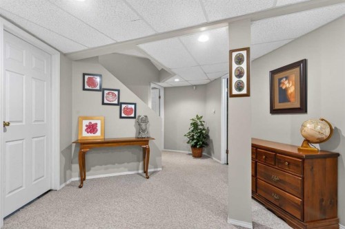 935 Shawnee Drive Sw, Calgary, AB - Indoor
