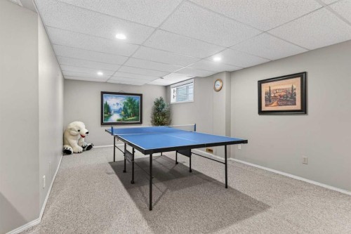 935 Shawnee Drive Sw, Calgary, AB - Indoor Photo Showing Other Room