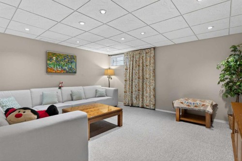 935 Shawnee Drive Sw, Calgary, AB - Indoor