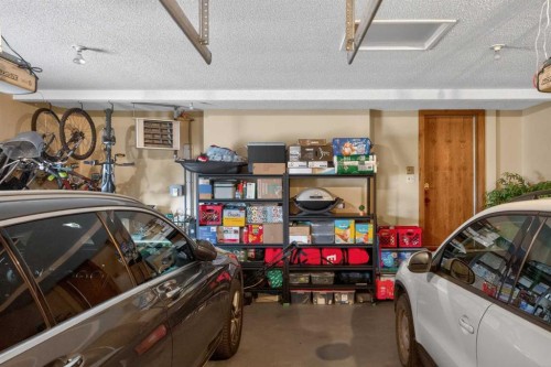935 Shawnee Drive Sw, Calgary, AB - Indoor Photo Showing Garage