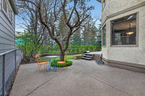 935 Shawnee Drive Sw, Calgary, AB - Outdoor