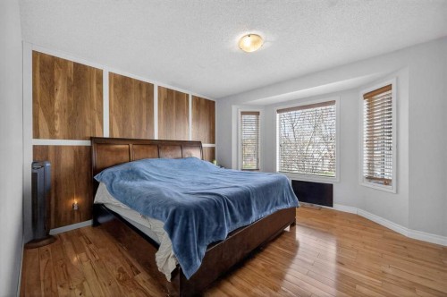 35 Erin Green Place Se, Calgary, AB - Indoor Photo Showing Bedroom