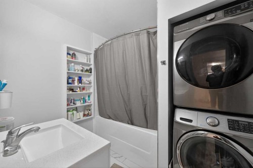 35 Erin Green Place Se, Calgary, AB - Indoor Photo Showing Laundry Room