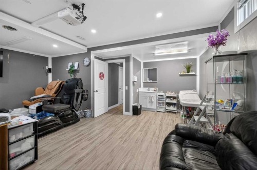 35 Erin Green Place Se, Calgary, AB - Indoor