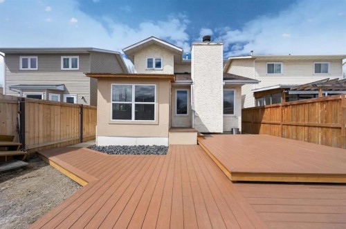 35 Erin Green Place Se, Calgary, AB - Outdoor