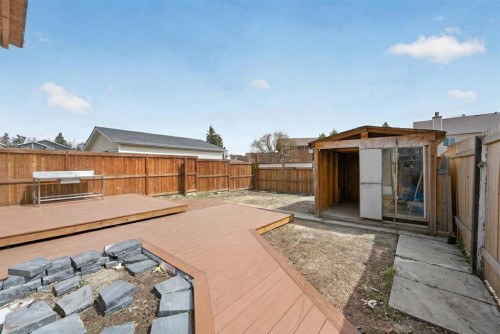 35 Erin Green Place Se, Calgary, AB - Outdoor
