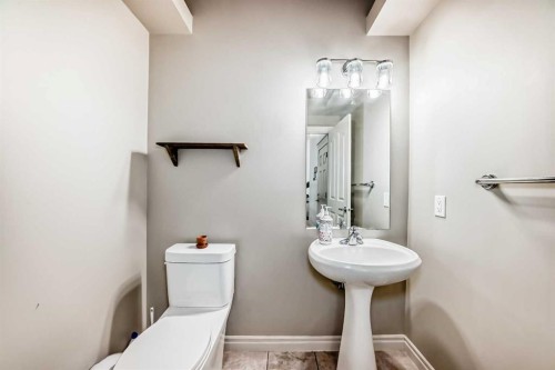 58 Bridleridge Green Sw, Calgary, AB - Indoor Photo Showing Bathroom