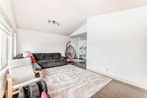 58 Bridleridge Green Sw, Calgary, AB - Indoor
