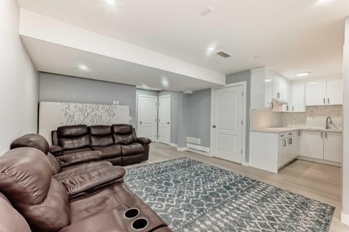58 Bridleridge Green Sw, Calgary, AB - Indoor