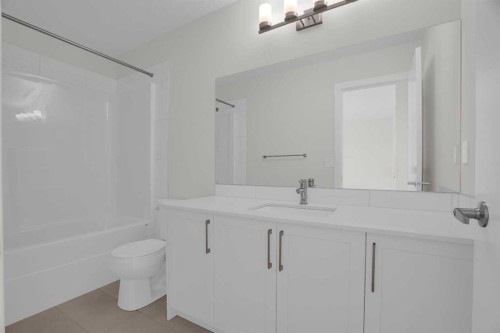 59 D'Arcy Boulevard, Okotoks, AB - Indoor Photo Showing Bathroom
