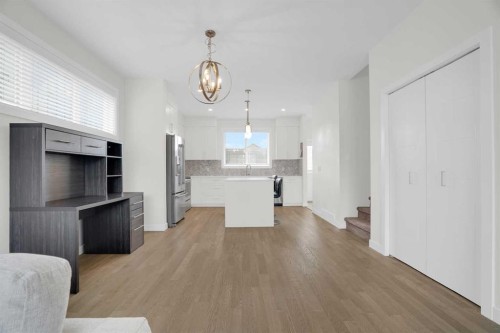 59 D'Arcy Boulevard, Okotoks, AB - Indoor Photo Showing Kitchen