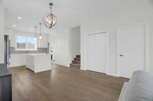 59 D'Arcy Boulevard, Okotoks, AB - Indoor Photo Showing Kitchen