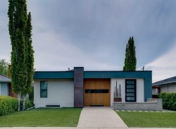 3724 Kerrydale Road SW Calgary, AB T3E 4T2