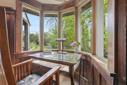 1316 15 Street Nw, Calgary, AB - Indoor