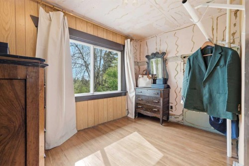 1316 15 Street Nw, Calgary, AB - Indoor Photo Showing Other Room