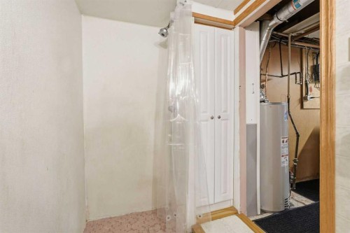 1316 15 Street Nw, Calgary, AB - Indoor