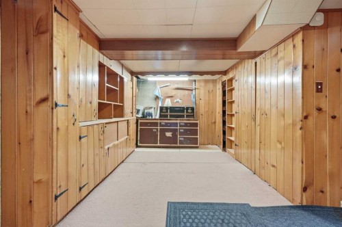 1316 15 Street Nw, Calgary, AB - Indoor Photo Showing Other Room