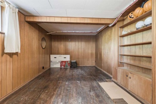 1316 15 Street Nw, Calgary, AB - Indoor