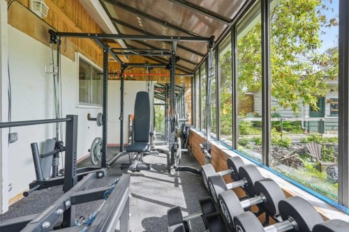 1316 15 Street Nw, Calgary, AB - Indoor Photo Showing Gym Room