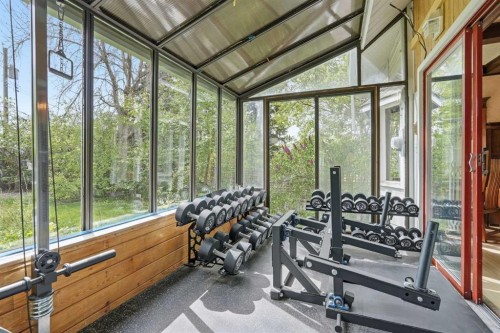 1316 15 Street Nw, Calgary, AB - Indoor Photo Showing Gym Room