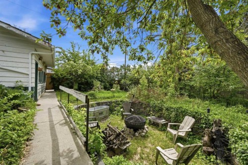 1316 15 Street Nw, Calgary, AB - Outdoor
