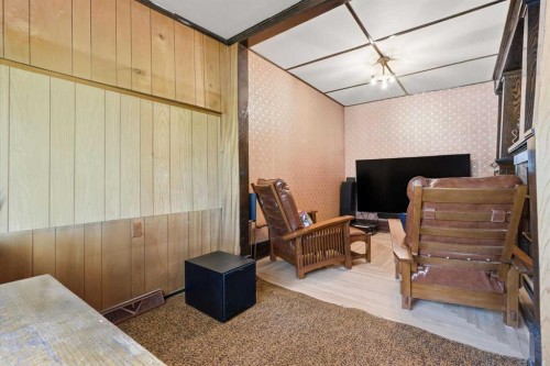 1316 15 Street Nw, Calgary, AB - Indoor