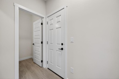 1059 Bayview Crescent, Airdrie, AB - Indoor Photo Showing Other Room