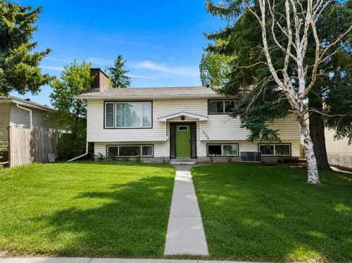 5724 Dalmead Crescent Nw, Calgary, AB - Outdoor