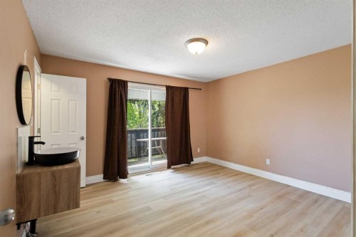 5724 Dalmead Crescent Nw, Calgary, AB - Indoor Photo Showing Other Room
