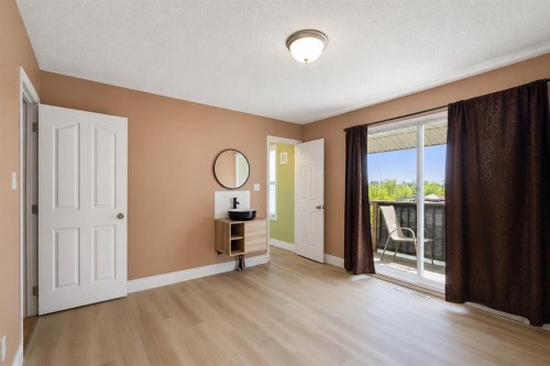 5724 Dalmead Crescent Nw, Calgary, AB - Indoor Photo Showing Other Room