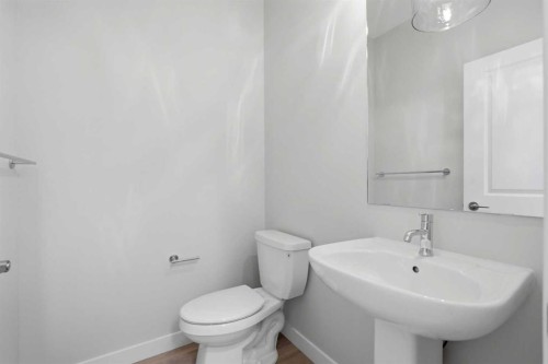 81 Wild Rose Way Se, Calgary, AB - Indoor Photo Showing Bathroom