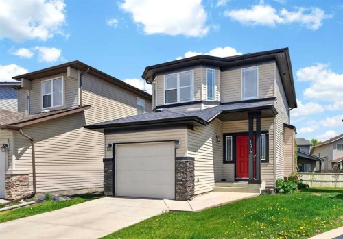 194 Everoak Gardens Sw, Calgary, AB - Outdoor With Facade