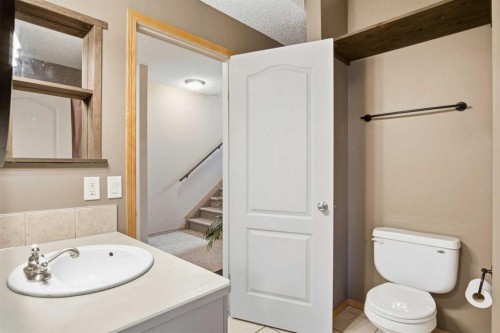 B-4810 47 Street, Olds, AB - Indoor Photo Showing Bathroom