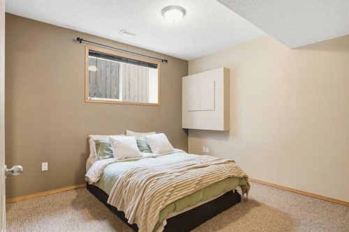 B-4810 47 Street, Olds, AB - Indoor Photo Showing Bedroom