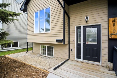 B-4810 47 Street, Olds, AB - Outdoor With Exterior