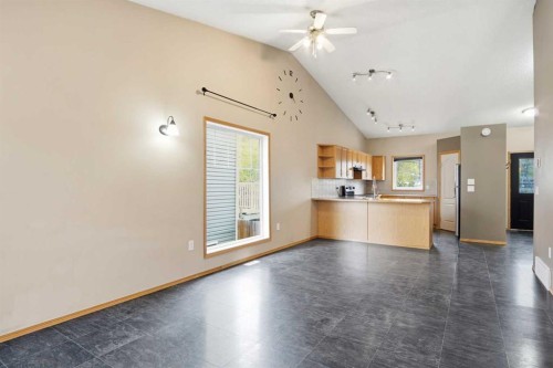B-4810 47 Street, Olds, AB - Indoor Photo Showing Kitchen
