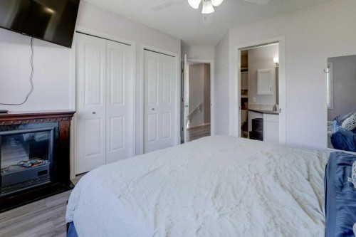 316 Ranch Garden, Strathmore, AB - Indoor Photo Showing Bedroom
