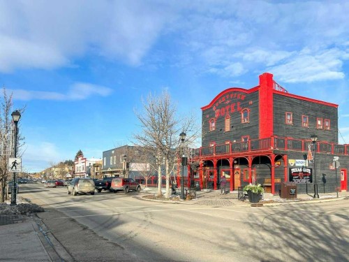 55 Heritage Manor, Cochrane, AB - Outdoor