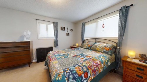 265061 A Hwy 785, Rural Willow Creek No. 26, M.D. Of, AB - Indoor Photo Showing Bedroom