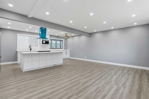 2004 18 Street Nw, Calgary, AB - Indoor