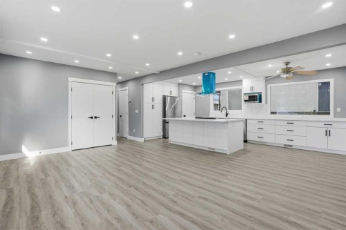 2004 18 Street Nw, Calgary, AB - Indoor Photo Showing Kitchen With Upgraded Kitchen