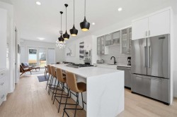 2124 32 Avenue SW Calgary, AB T2T 1W8