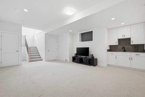 2124 32 Avenue Sw, Calgary, AB 