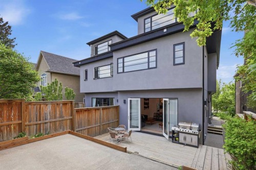 2124 32 Avenue Sw, Calgary, AB 