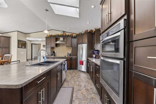 33006 Range Road 290, Rural Mountain View County, AB 