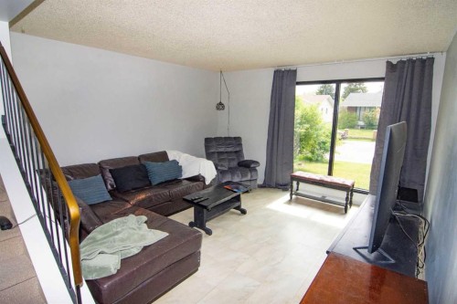 5502 Temple Road Ne, Calgary, AB - Indoor