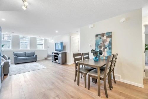 314 Cranbrook Square Se, Calgary, AB - Indoor