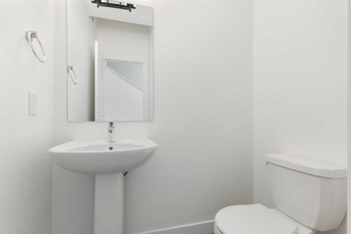 1701-24 Rivercrest Drive, Cochrane, AB - Indoor Photo Showing Bathroom