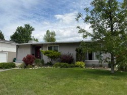 613 30 Street SOUTHLethbridge, AB T1J 3V2
