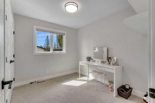 272 West Chestermere Drive, Chestermere, AB - Indoor